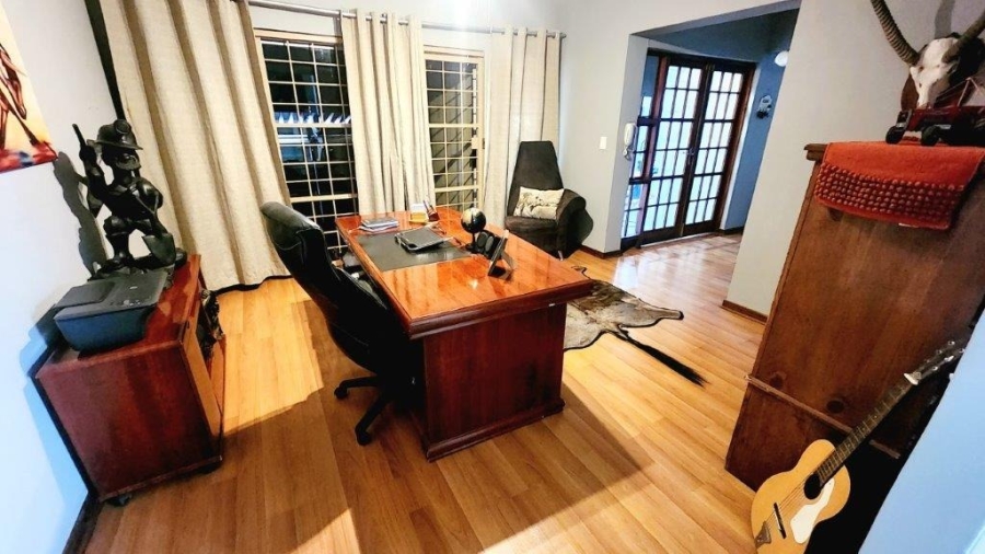 To Let 3 Bedroom Property for Rent in Safari Gardens North West